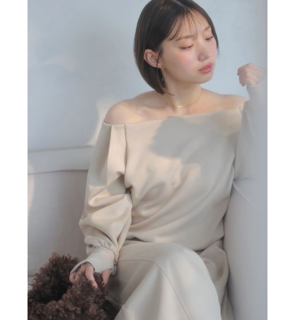 dazzlin「【吉田朱里】タックスリーブオフショルスウェット ※BLACK WEB限定カラー」|スウェット・ジャージ|ベージュ