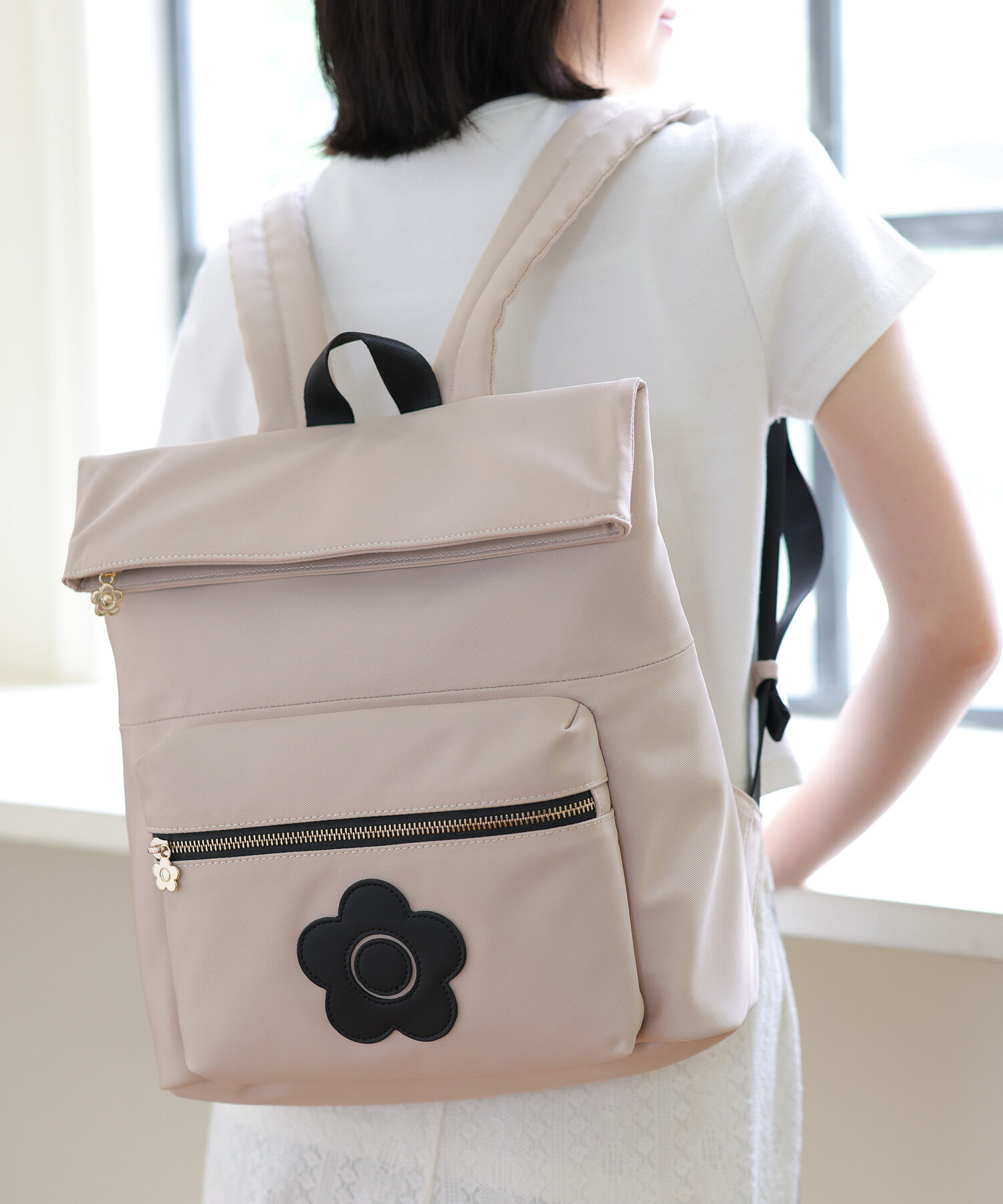 MARY QUANT「デイジーパッチツイル リュック」|リュック|ベージュ