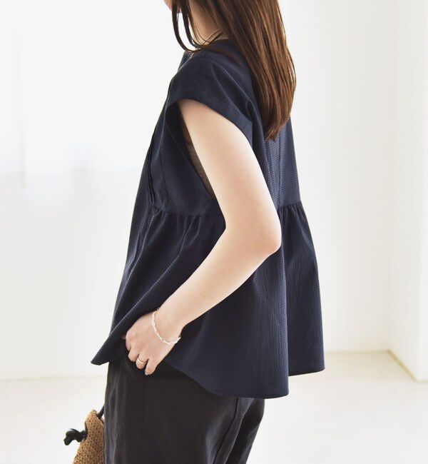 quaranciel「quaranciel:〈洗濯機可能〉ミニサッカー タックギャザー フレンチスリーブ ブラウス」|シャツ・ブラウス|