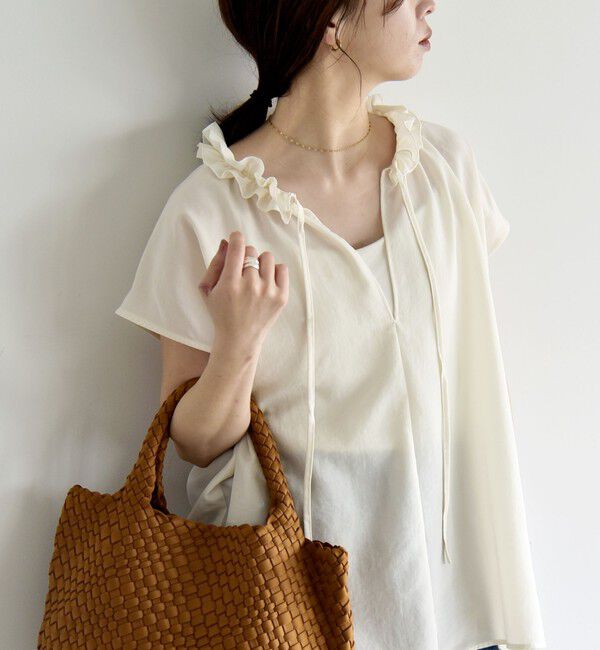 quaranciel「《一部追加予約》quaranciel:〈洗濯機可能〉フリルカラー リボン フレンチスリーブ ブラウス」|シャツ・ブラウス|