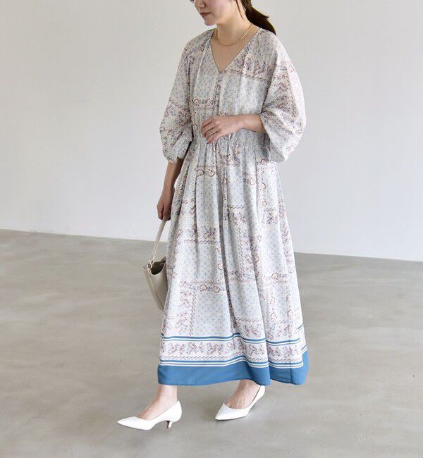 quaranciel「quaranciel:〈洗濯機可能〉フラワー スカーフ プリント Vネック フレア ワンピース」|ワンピース|