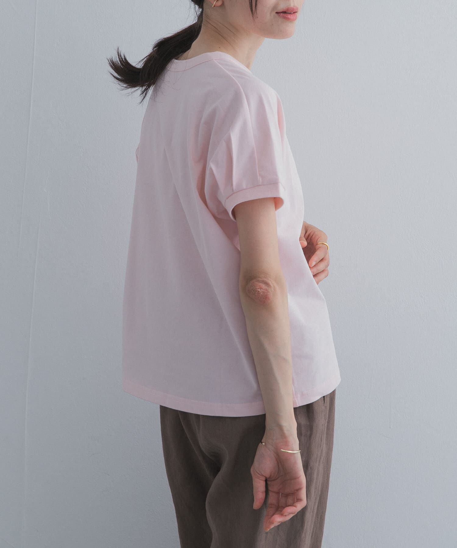 URBAN RESEARCH DOORS「『UR TECH ひやサラクール』バックポイントタックプルオーバー」|Tシャツ・カットソー|