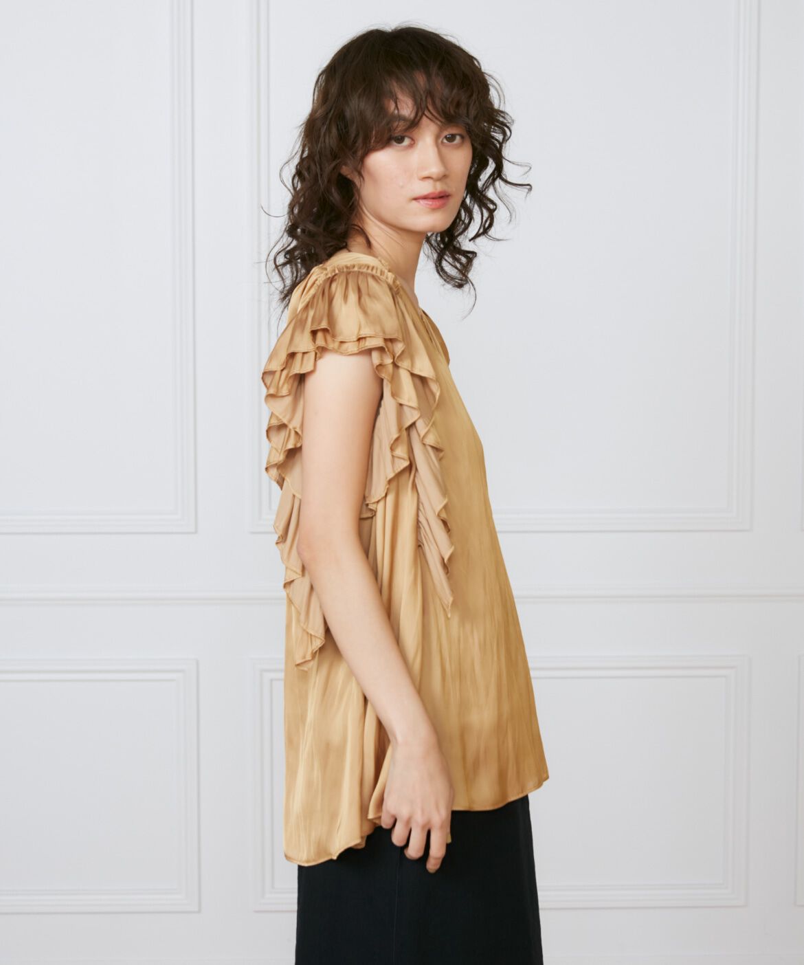 INED「《大きいサイズ》フラッタースリーブブラウス　《la veille by SUPERIOR CLOSET》」|シャツ・ブラウス|