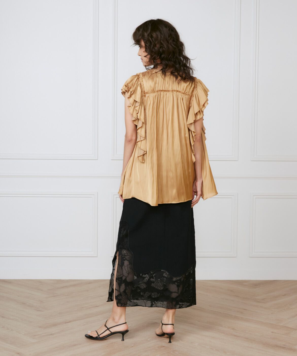 INED「《大きいサイズ》フラッタースリーブブラウス　《la veille by SUPERIOR CLOSET》」|シャツ・ブラウス|