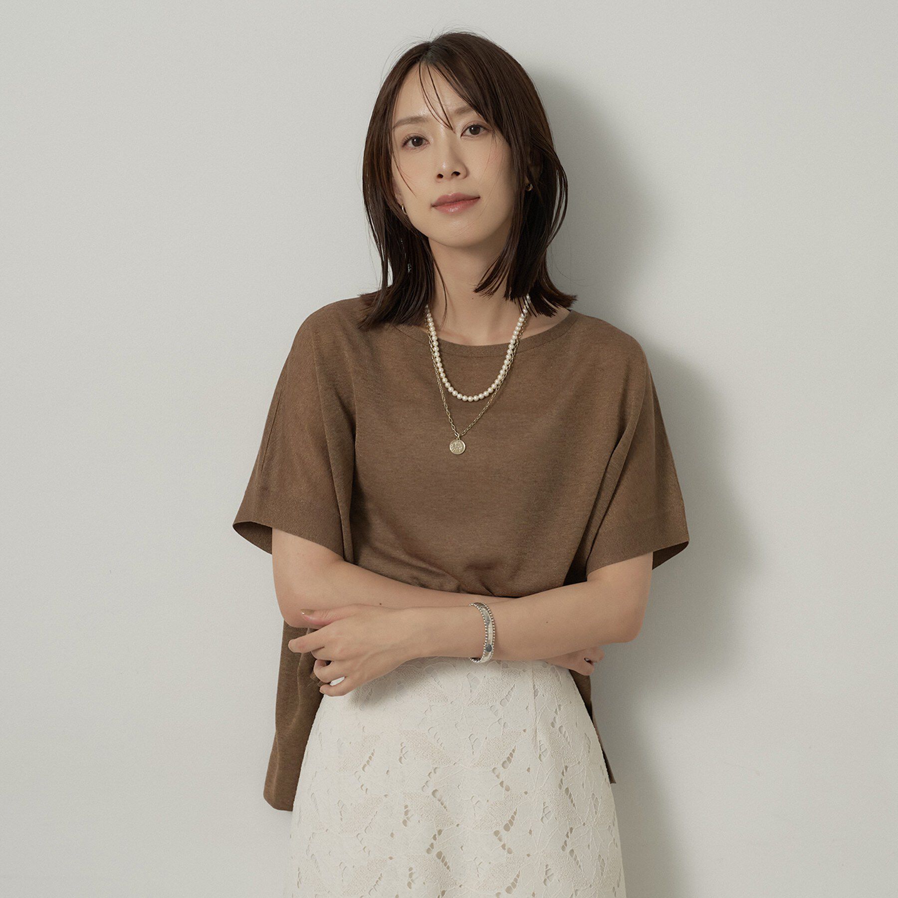 UNTITLED「【アンサンブル可/品のある透け感】Tシャツ風ニットトップス」|ニット・セーター|