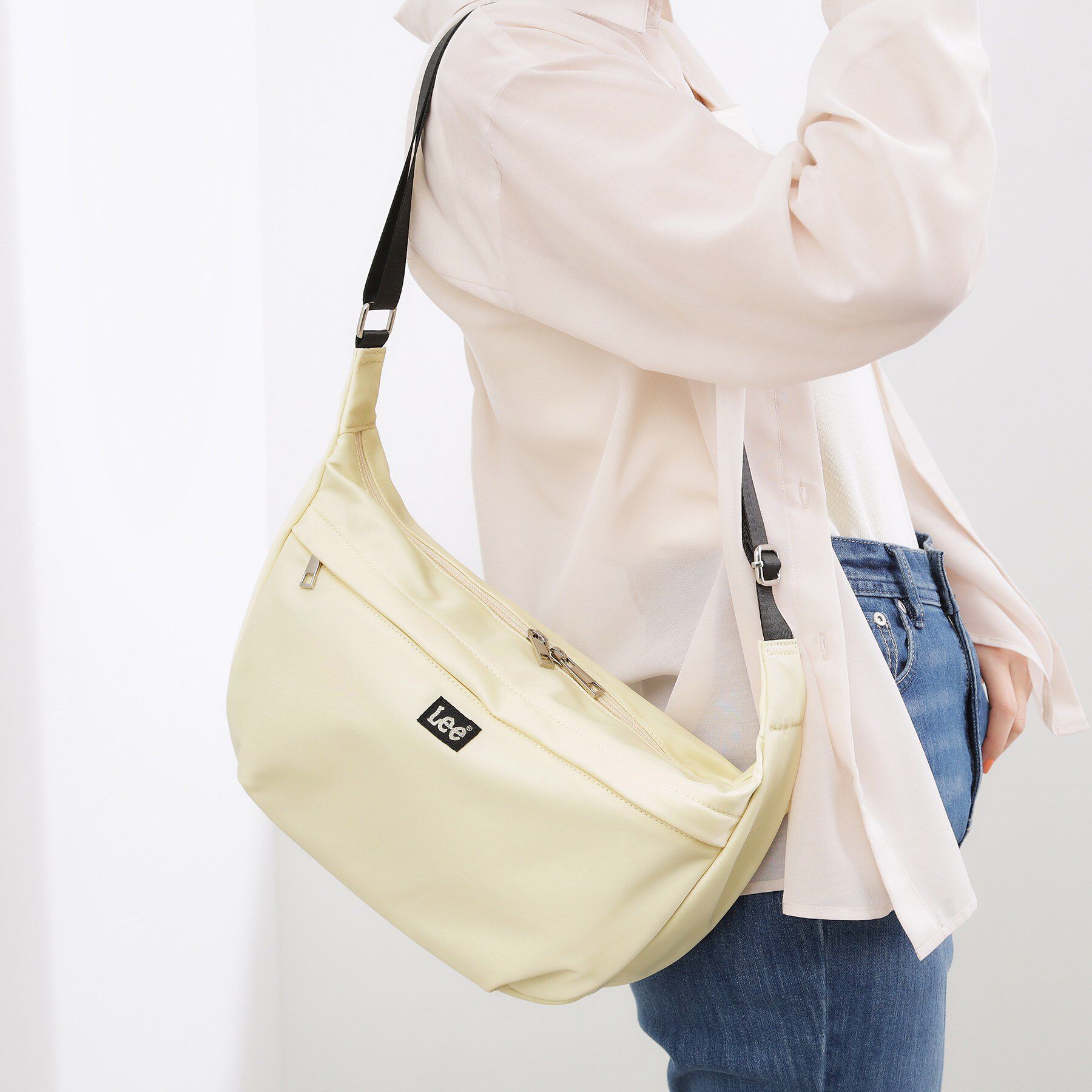 grove「【Lee別注】撥水ポケムーンショルダー」|ショルダー・メッセンジャー|ライトイエロー(83