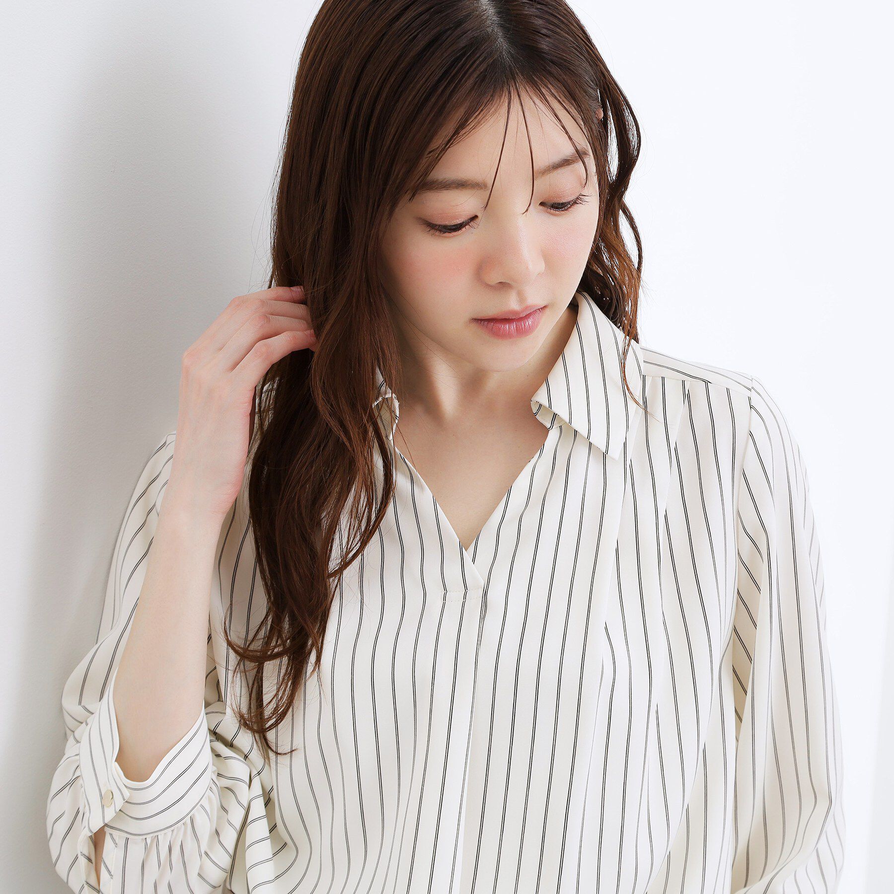 grove「高評価！【貴島明日香さん着用・洗える】チャーム付きマルチWAYボウタイブラウス」|シャツ・ブラウス|
