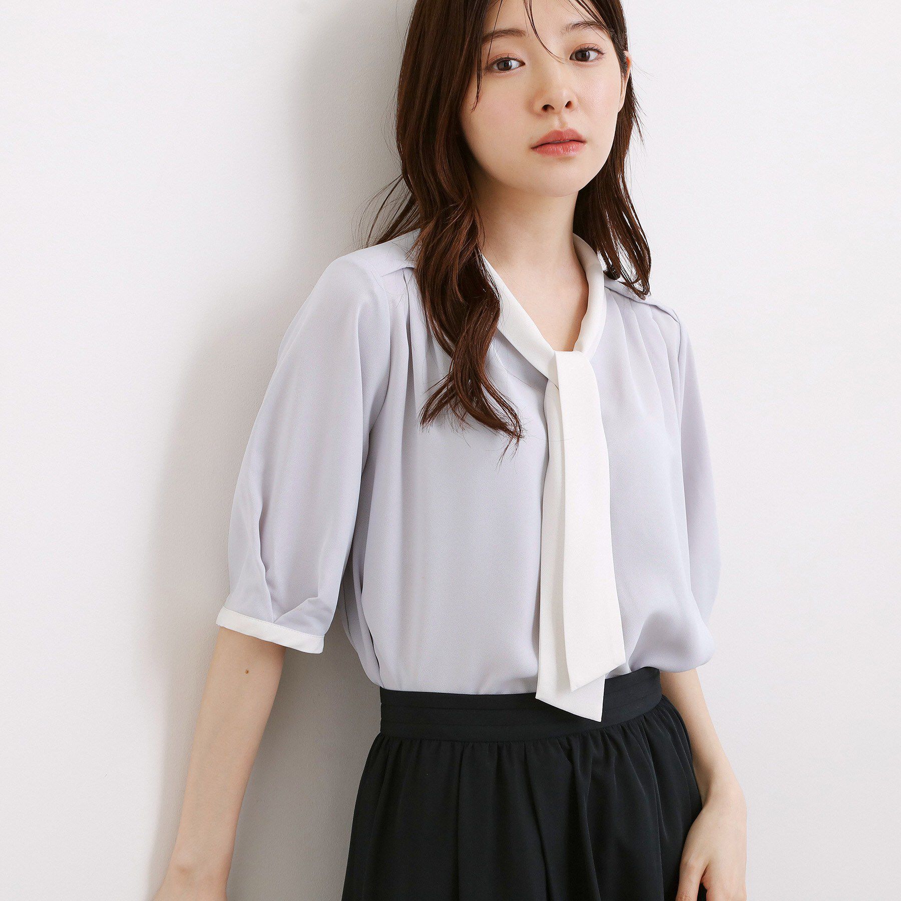 grove「【洗濯機OK/シワになりにくい】1枚で華やぐ配色ボウタイブラウス」|シャツ・ブラウス|ラベンダーグレー(5