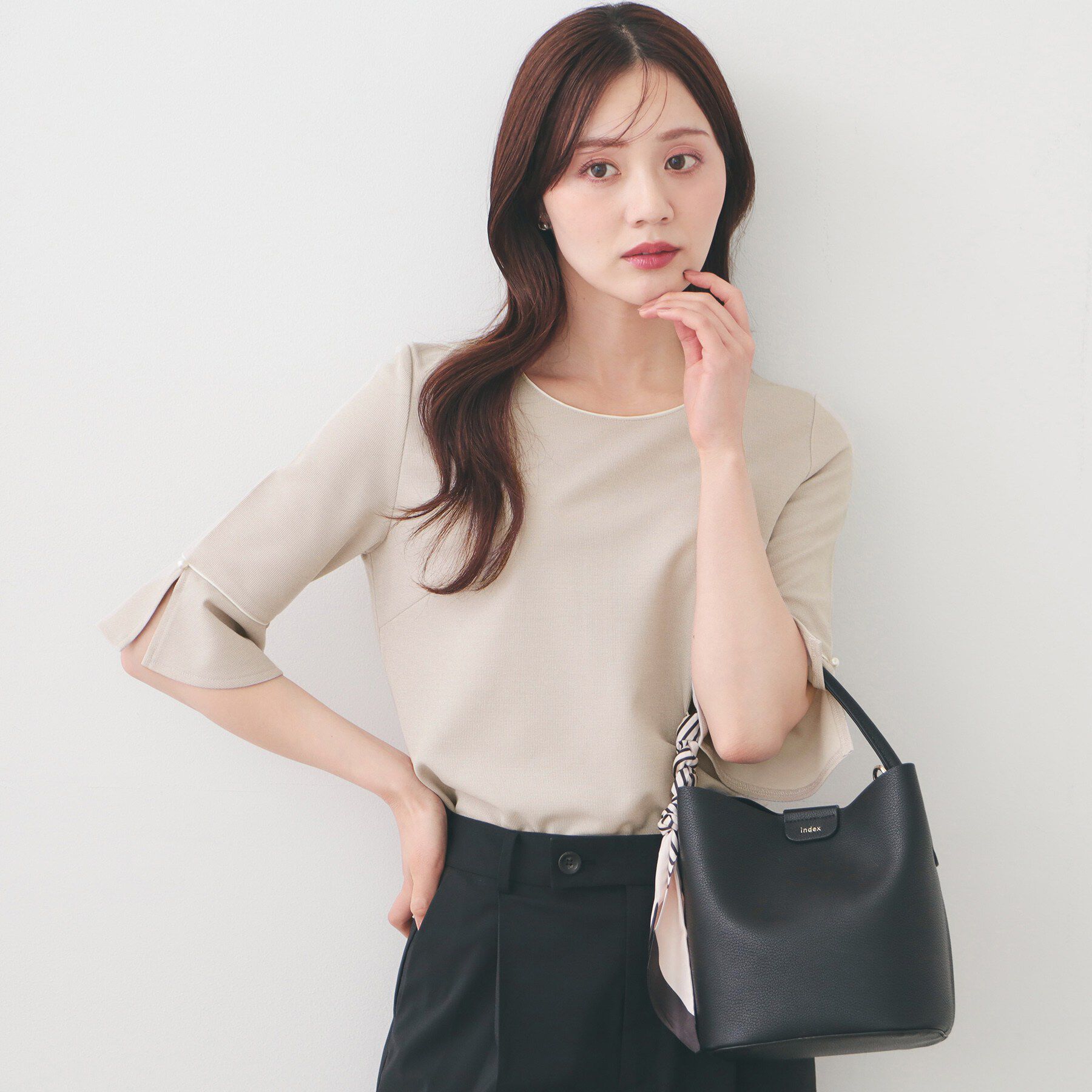 index「【接触冷感／UVケア】フレアスリーブバイカラートップス《洗濯機OK》」|Tシャツ・カットソー|グレージュ(650)