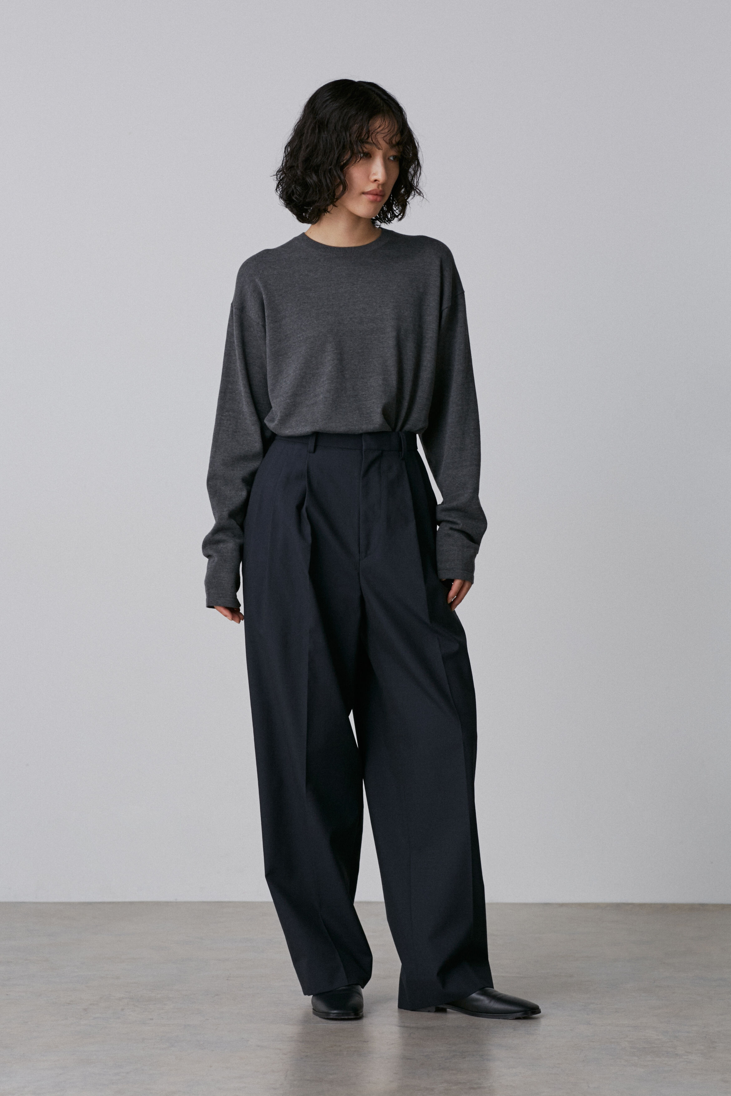 YLEVE 「YLEVE / WOOL CHAMBRAY TROUSERS」|その他|ネイビー