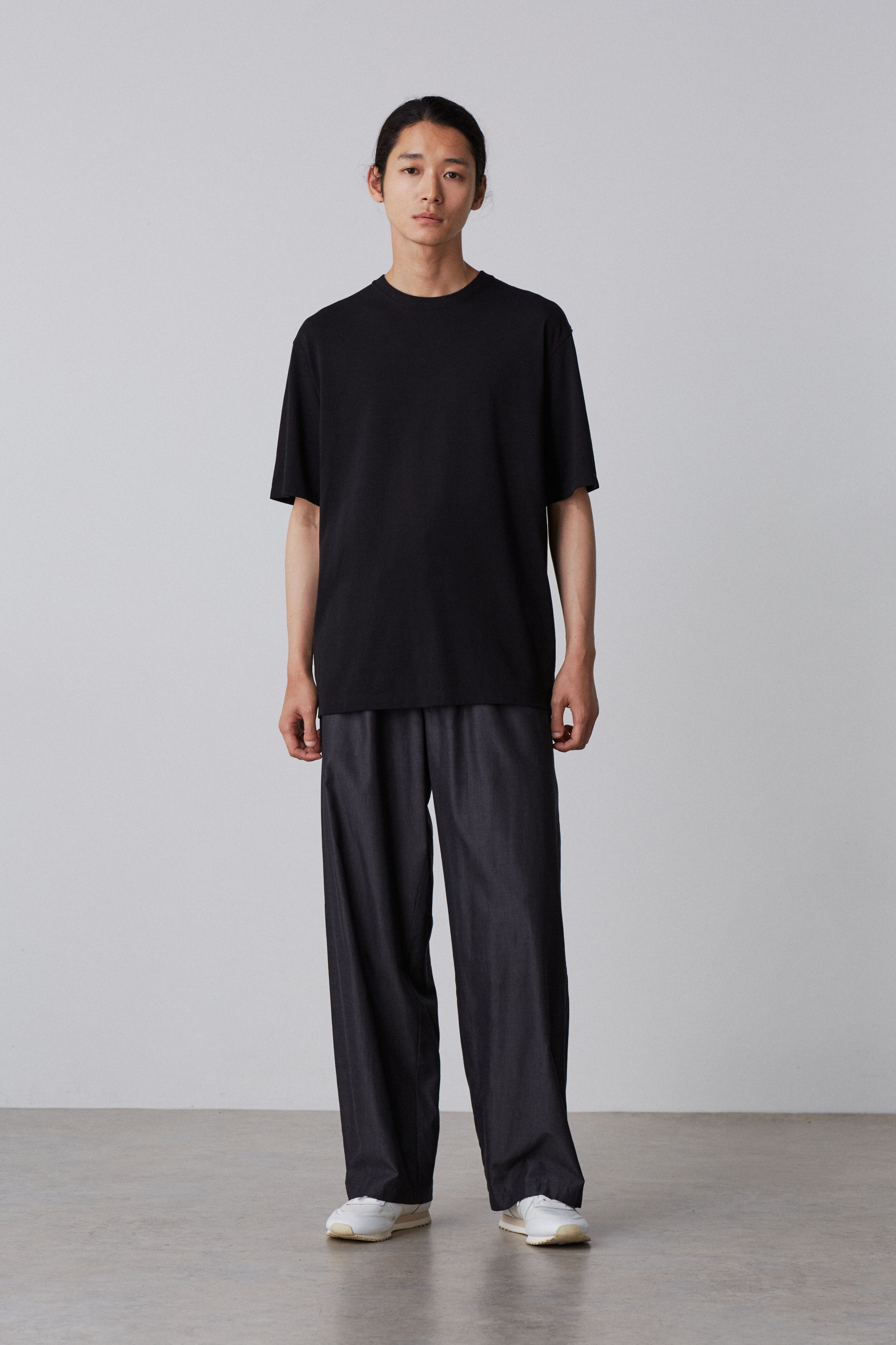YLEVE 「YLEVE / SILK CHAMBRAY TROUSERS」|その他|グレー