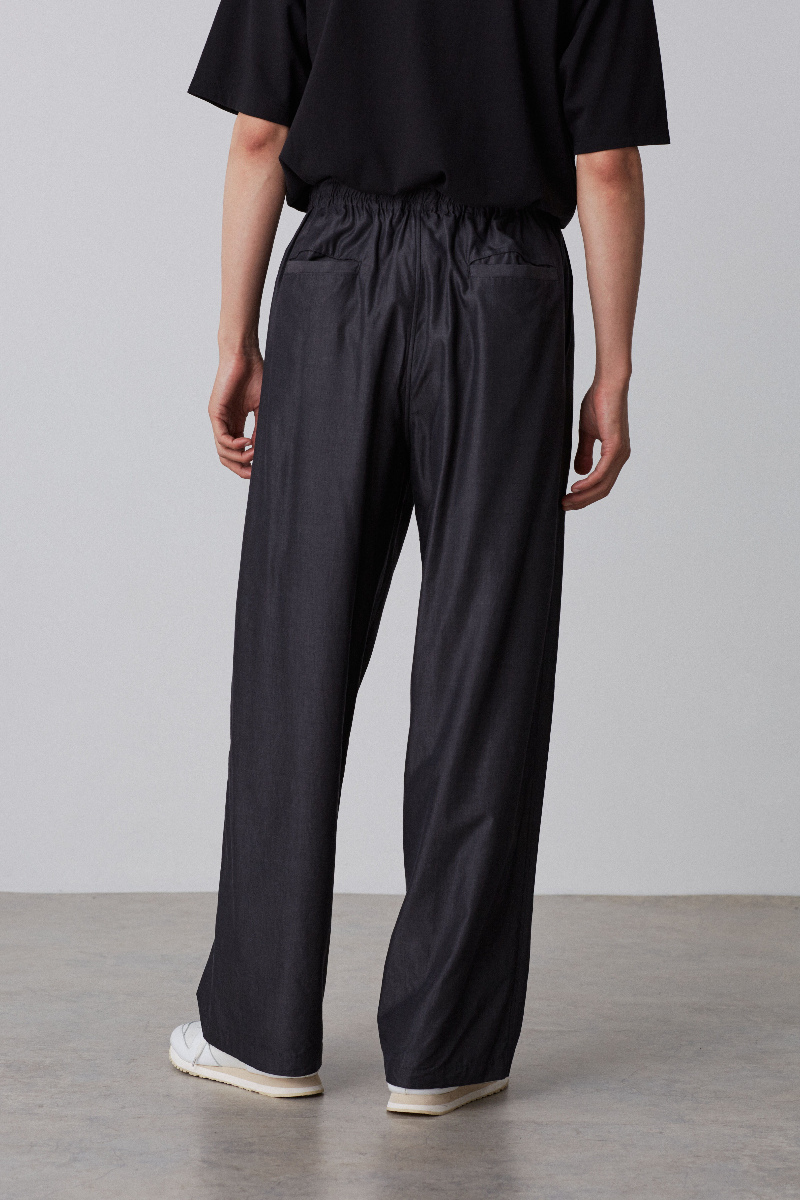 YLEVE 「YLEVE / SILK CHAMBRAY TROUSERS」|その他|