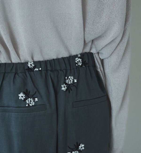 Doux archives「花柄刺繍センタープレスパンツ」|チノ|