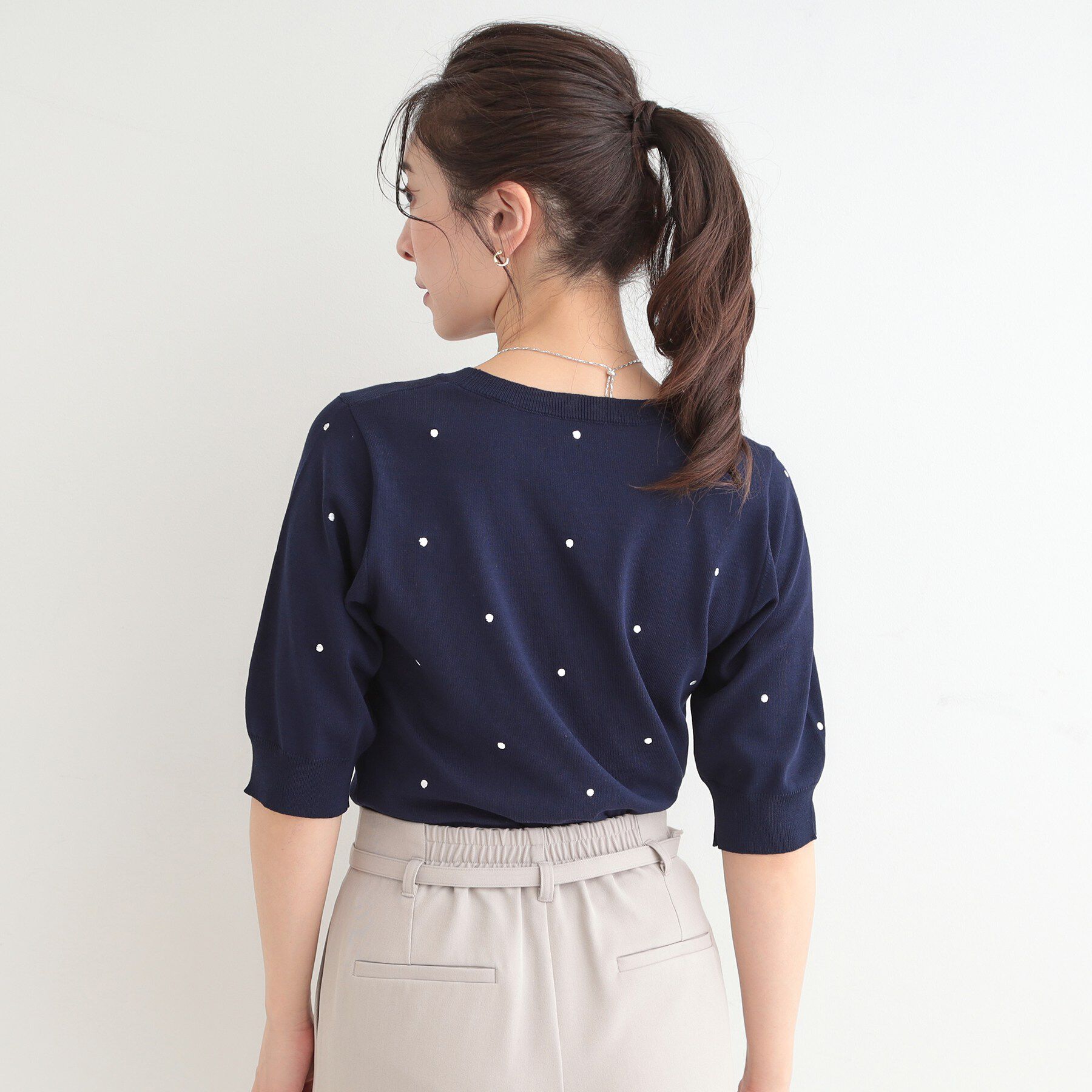 SHOO･LA･RUE「【S-LL/二の腕カバー】品よく隠せる ドット刺繍5分袖ニット」|ニット・セーター|