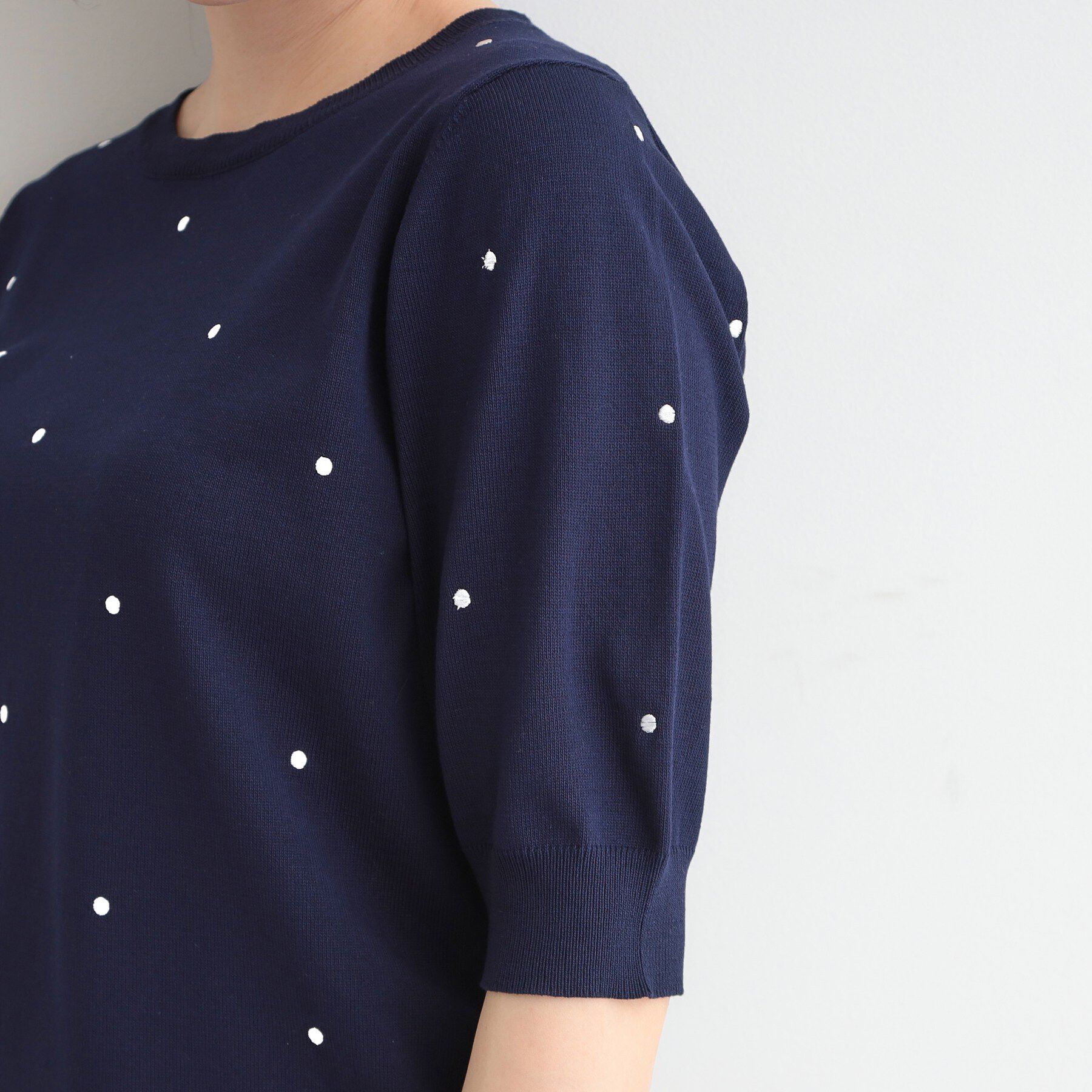 SHOO･LA･RUE「【S-LL/二の腕カバー】品よく隠せる ドット刺繍5分袖ニット」|ニット・セーター|