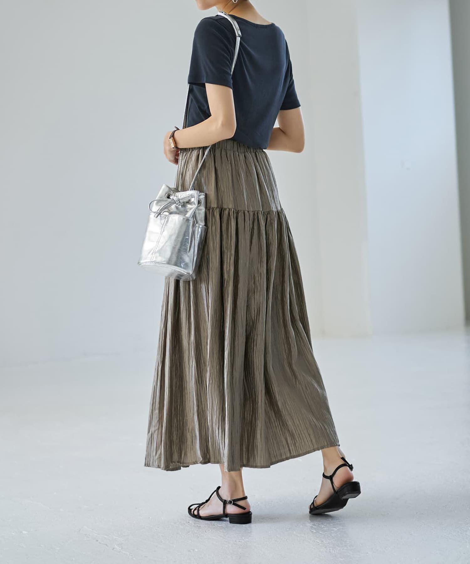 STYLE DELI「しっとり質感の緩やかVネックとろみトップス」|Tシャツ・カットソー|