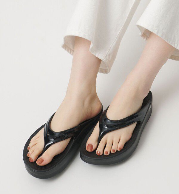 ODETTE E ODILE「＜OOFOS＞ OOmega」|サンダル|