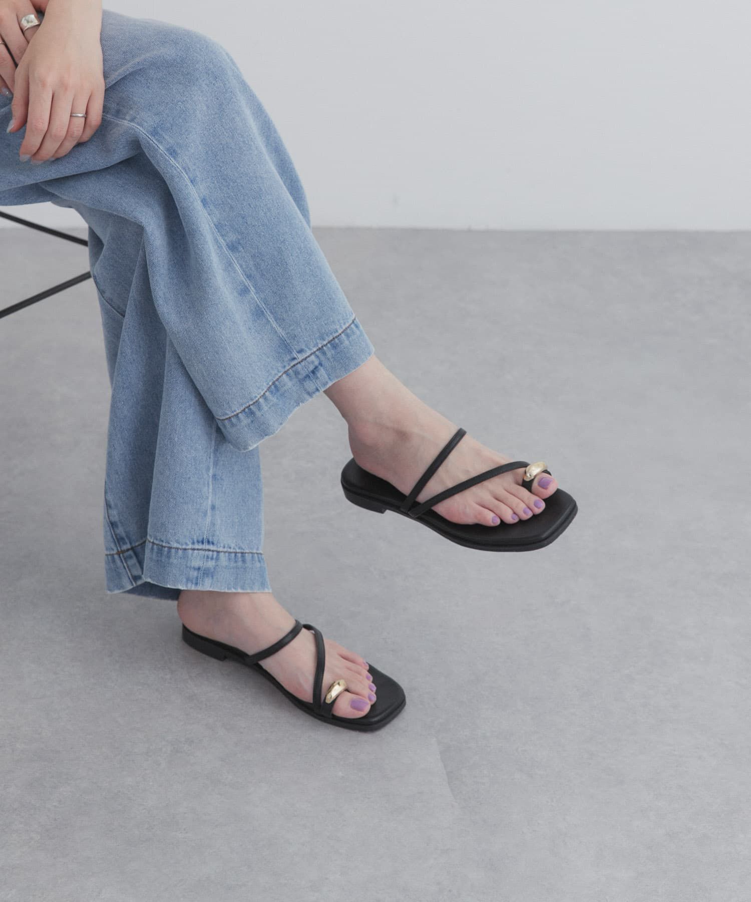 URBAN RESEARCH DOORS「メタルリングフラットサンダル」|サンダル|