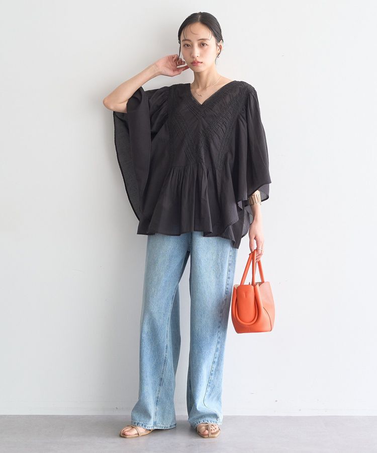 earth music&ecology「【WEB・一部店舗限定】レース&ピンタックポンチョ」|シャツ・ブラウス|