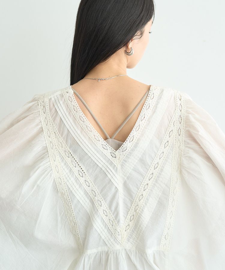 earth music&ecology「【WEB・一部店舗限定】レース&ピンタックポンチョ」|シャツ・ブラウス|