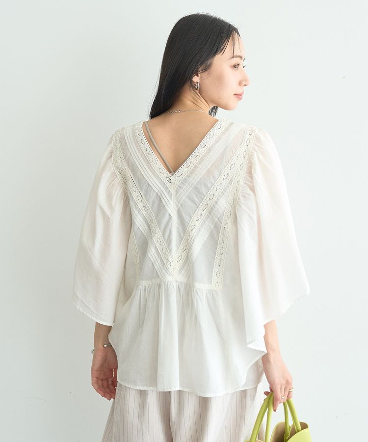 earth music&ecology「【WEB・一部店舗限定】レース&ピンタックポンチョ」|シャツ・ブラウス|