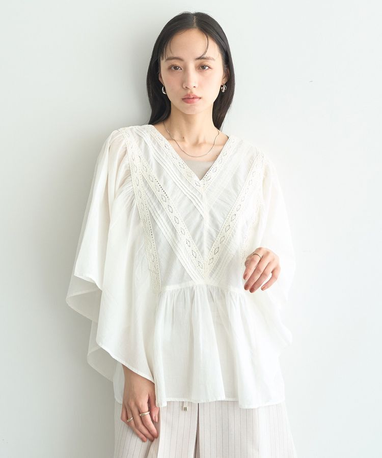 earth music&ecology「【WEB・一部店舗限定】レース&ピンタックポンチョ」|シャツ・ブラウス|