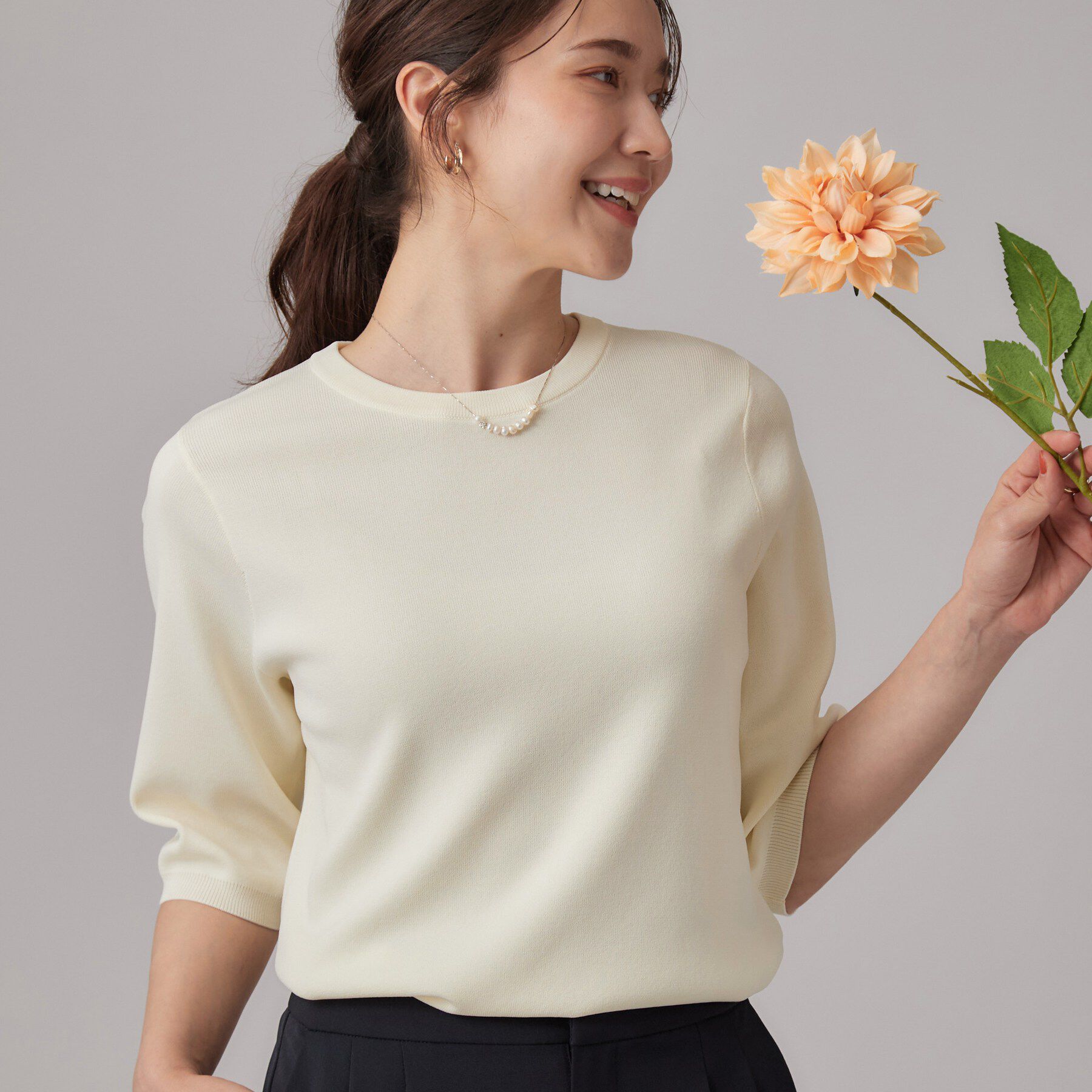 SHOO･LA･RUE「【ガンガン洗える/ひんやり/UV/毛玉になりにくい】上半身すっきり 二の腕見せない5分袖ニット」|ニット・セーター|アイボリー(004)