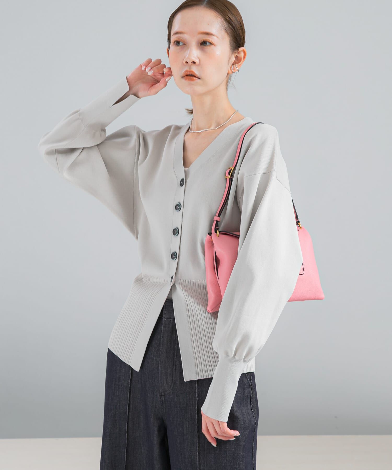 URBAN RESEARCH ROSSO「Vネックリブフロント釦デザインニット」|カーディガン|ベージュ系その他