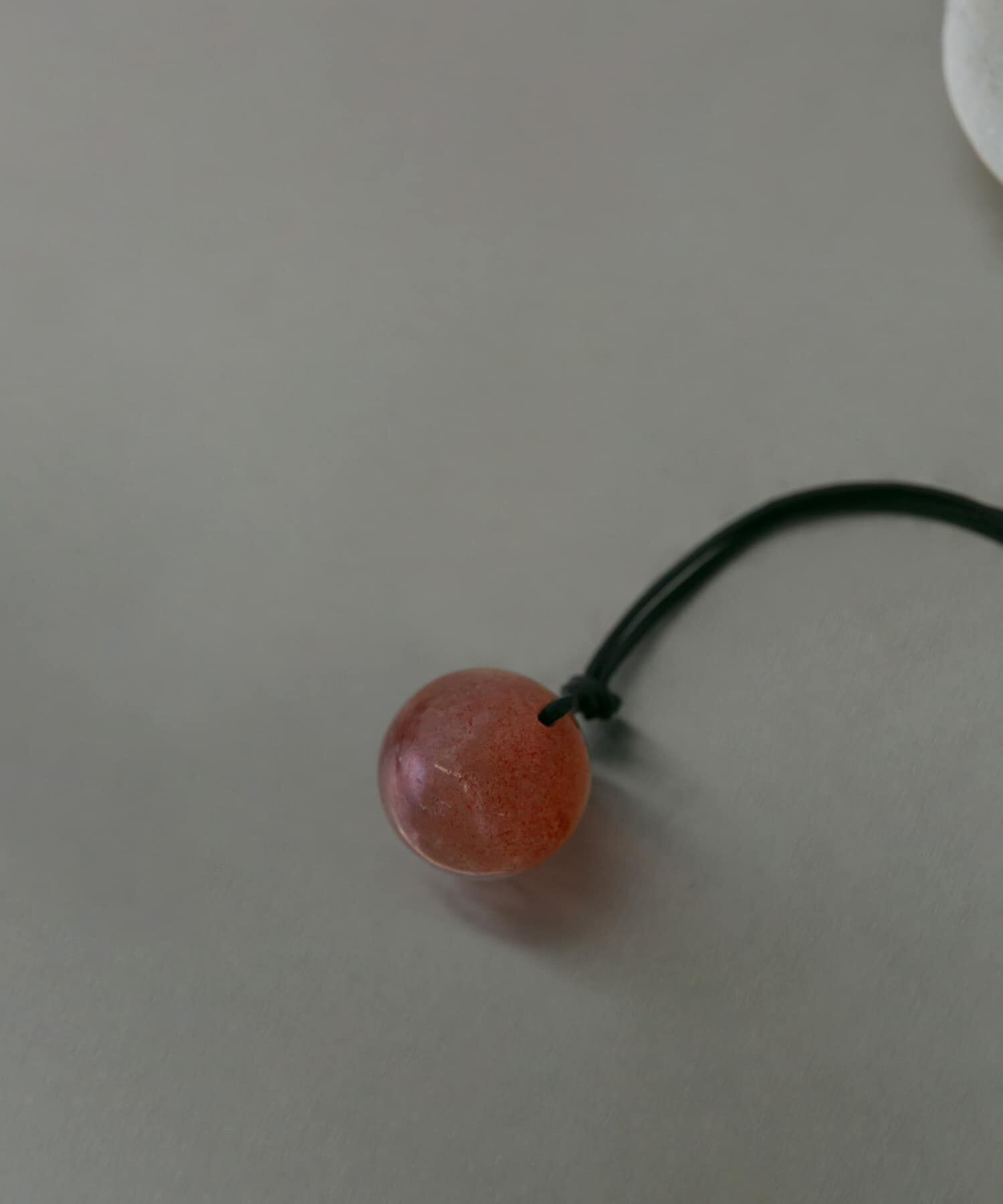 SMELLY「SMELLY so&rsquo;　strawberryquartz necklace」|ネックレス|