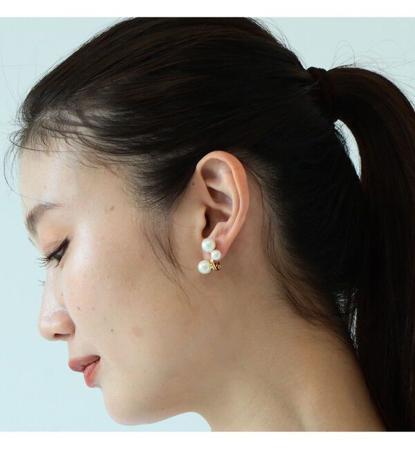 Demi-Luxe BEAMS 「jour couture / chubby 3パール イヤリング」|イヤリング|