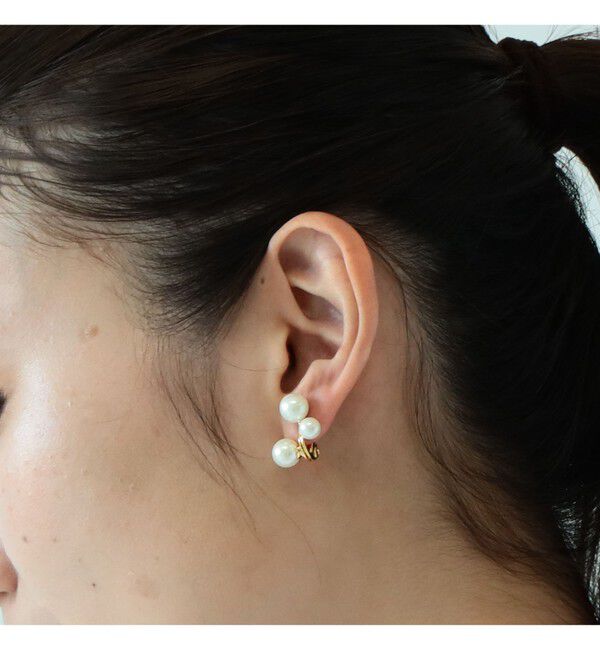 Demi-Luxe BEAMS 「jour couture / chubby 3パール イヤリング」|イヤリング|
