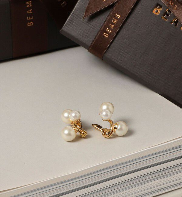 Demi-Luxe BEAMS 「jour couture / chubby 3パール イヤリング」|イヤリング|