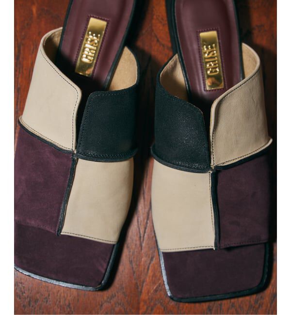 GRISE「《WEB+一部店舗限定》GRISEレザースクエアクロスシームミュールサンダル」|サンダル|