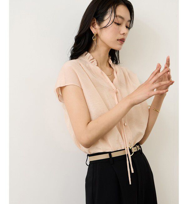 ROPE「【WEB限定カラー】スタンドフリルスキッパーブラウス(無地・ピンストライプ)/イージーケア」|シャツ・ブラウス|