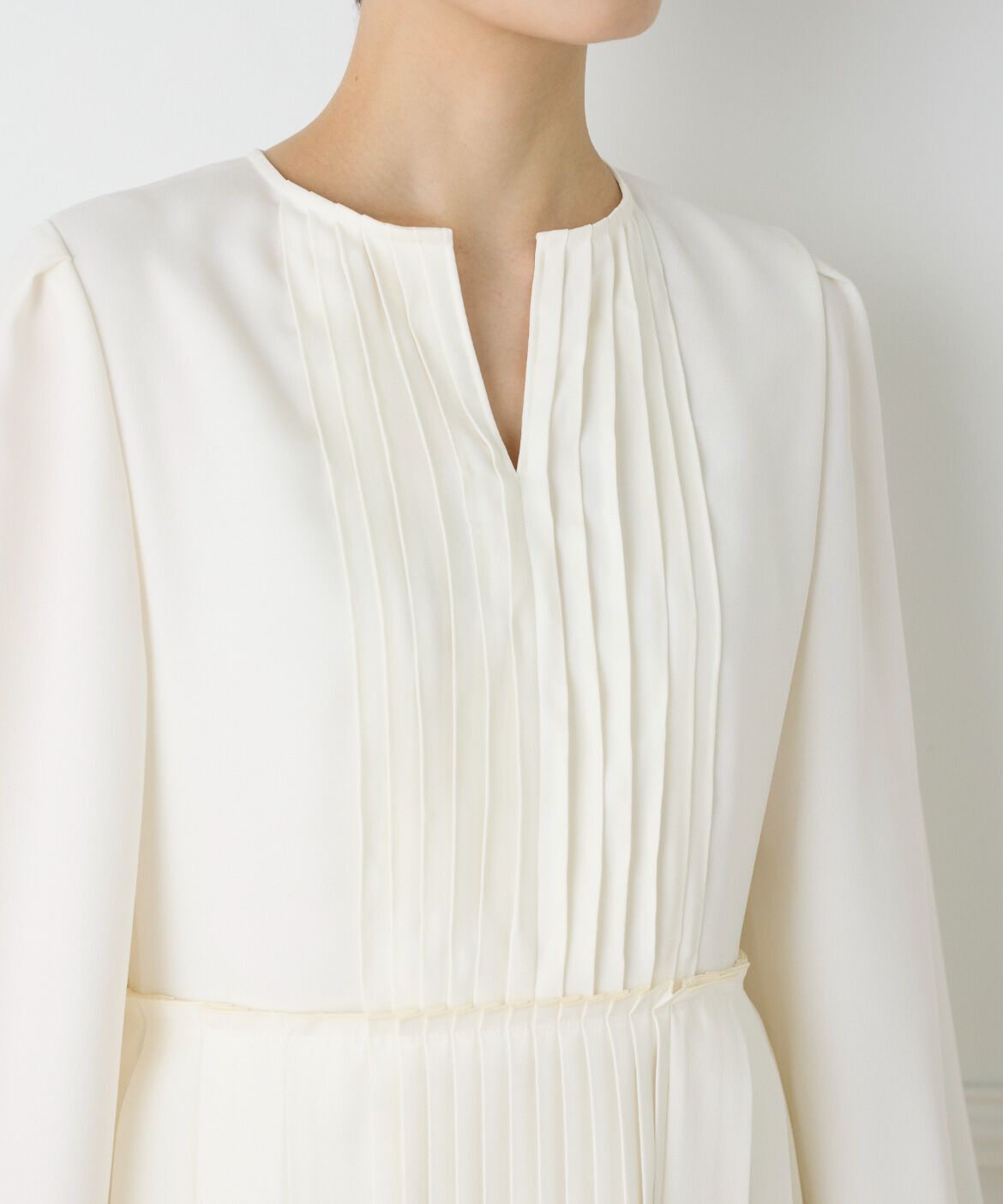 INED「《大きいサイズ》クラシックプリーツワンピース《la veille by SUPERIOR CLOSET》」|ワンピース|