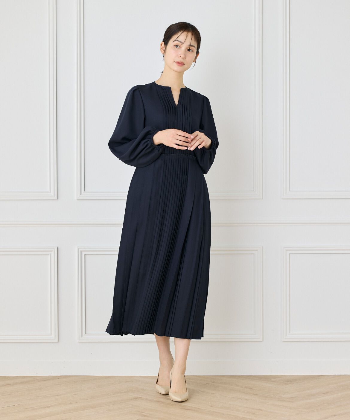 INED「《大きいサイズ》クラシックプリーツワンピース《la veille by SUPERIOR CLOSET》」|ワンピース|