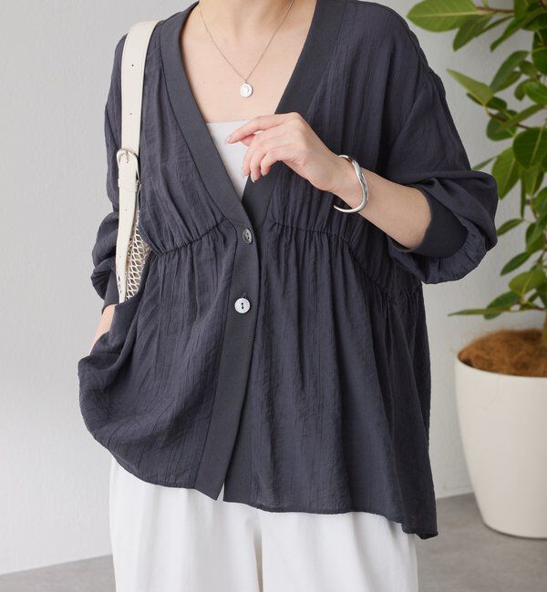  「《1枚で着映える/体型カバー》ギャザー切替シアーシャツカーディガン」|カーディガン|