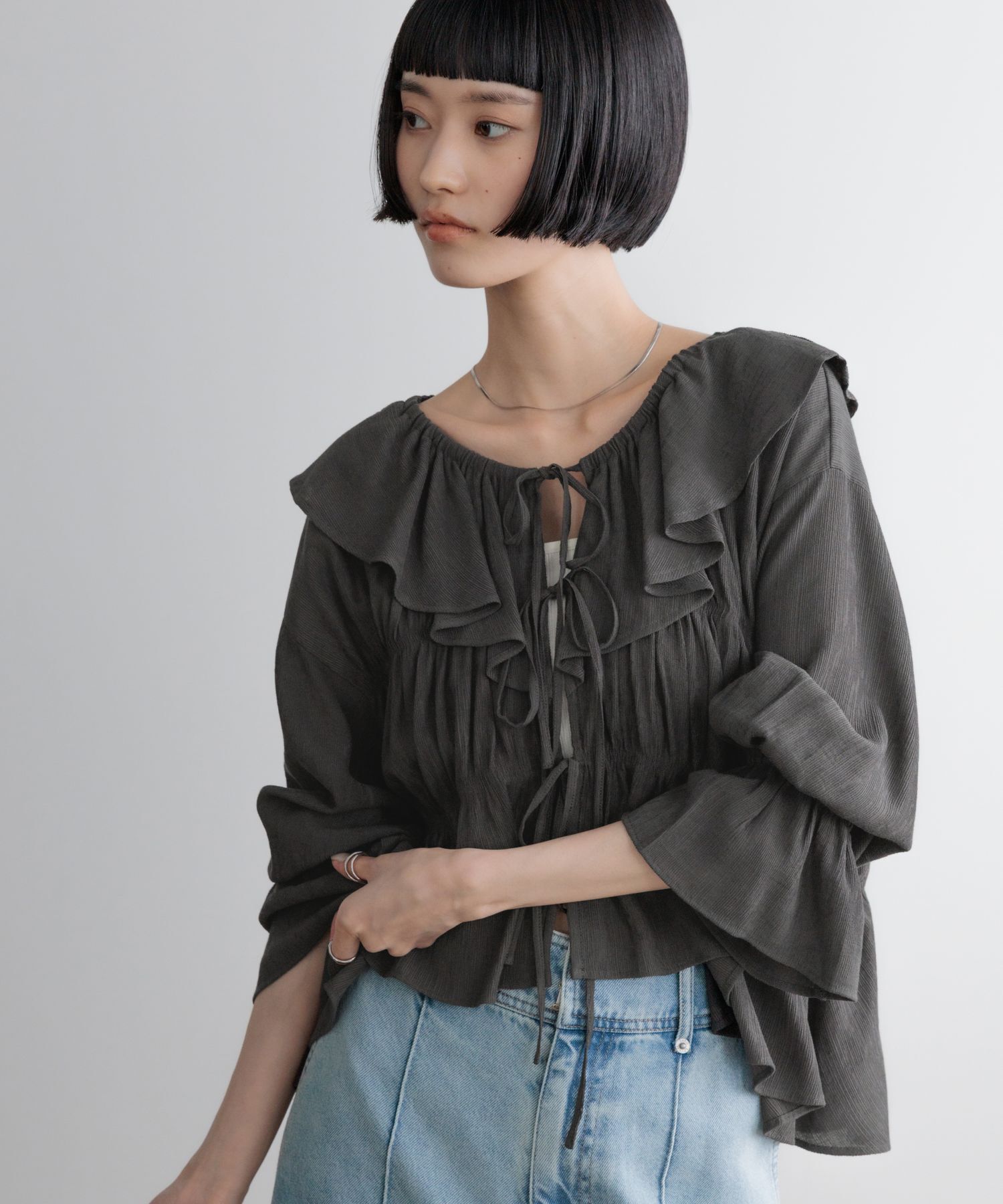 LOWRYS FARM「 シャーリングフリルブラウス６Ｓ」|シャツ・ブラウス|GRY9