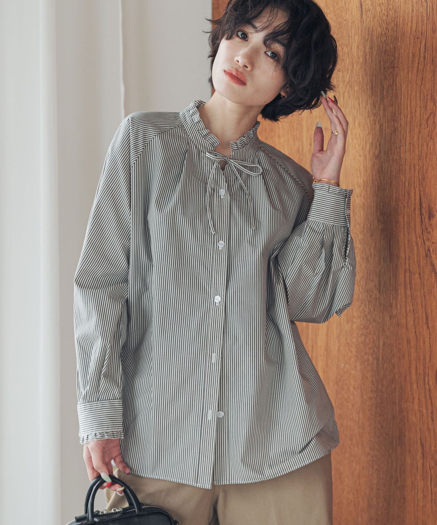 URBAN RESEARCH DOORS「『速乾/イージーケア/UVカット』『UR TECH』Aircareフリルネックブラウス」|シャツ・ブラウス|