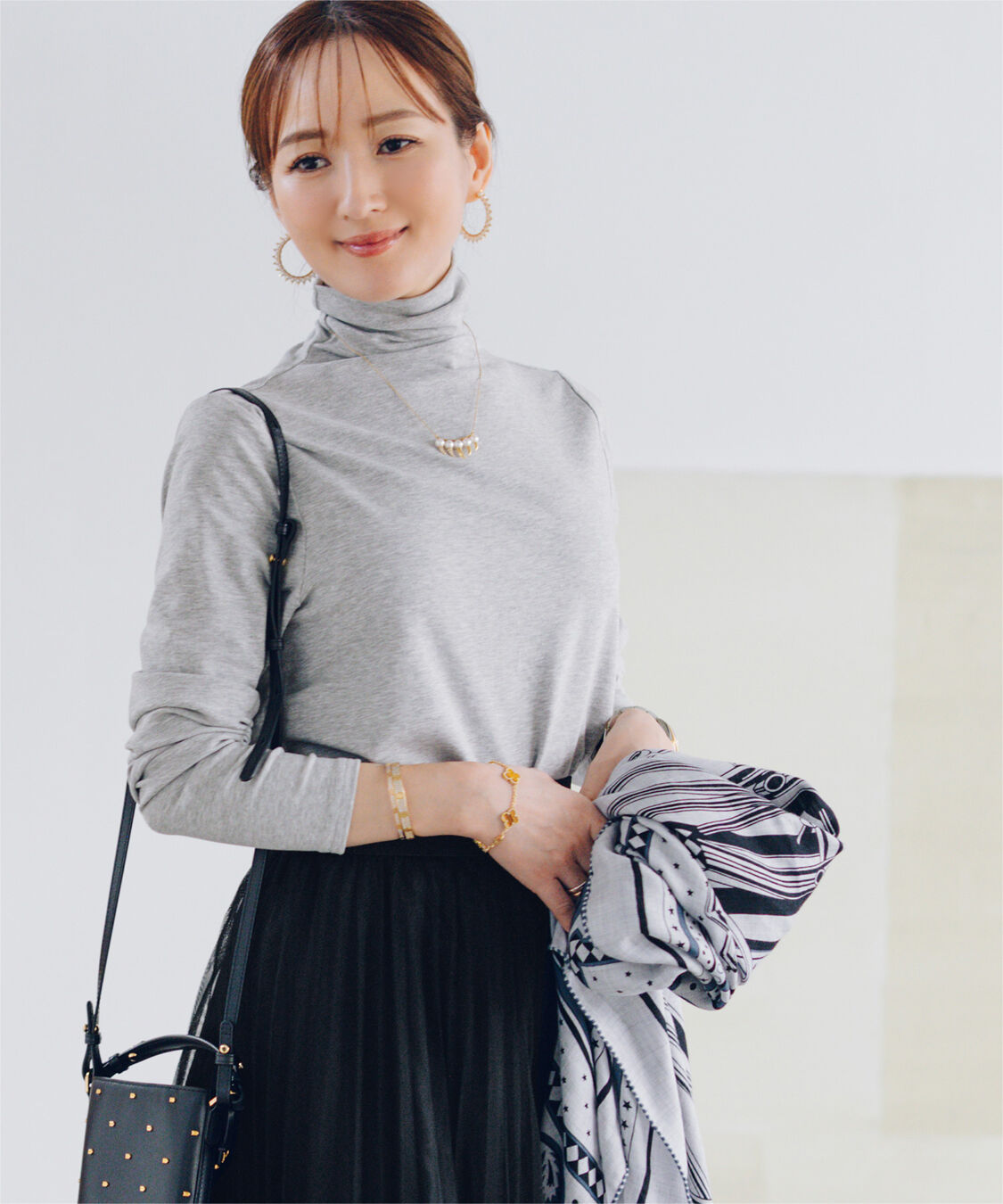 ur's「【星玲奈さんコラボアイテム】ボトルネックラウンドヘムプルオーバー」|Tシャツ・カットソー|