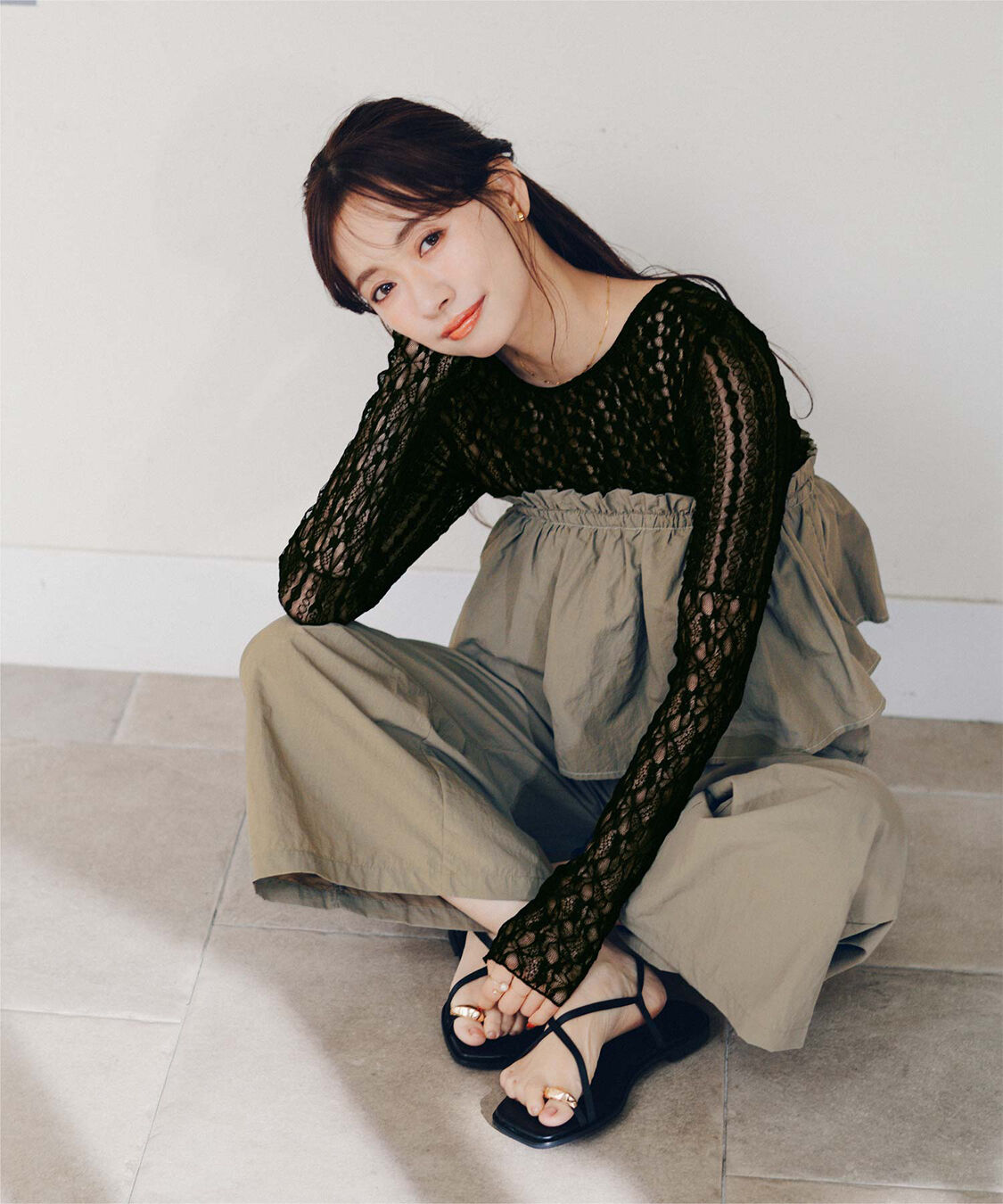 titivate「【赤埴奈津子さんコラボアイテム】前後2way切替デザインレーストップス」|Tシャツ・カットソー|