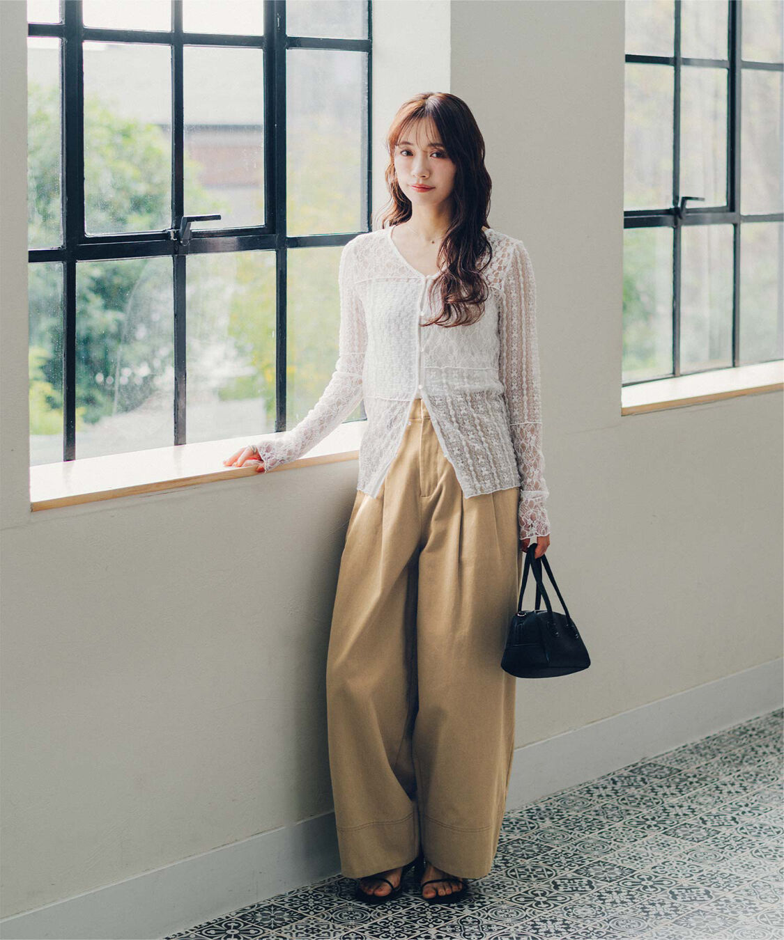 titivate「【赤埴奈津子さんコラボアイテム】前後2way切替デザインレーストップス」|Tシャツ・カットソー|