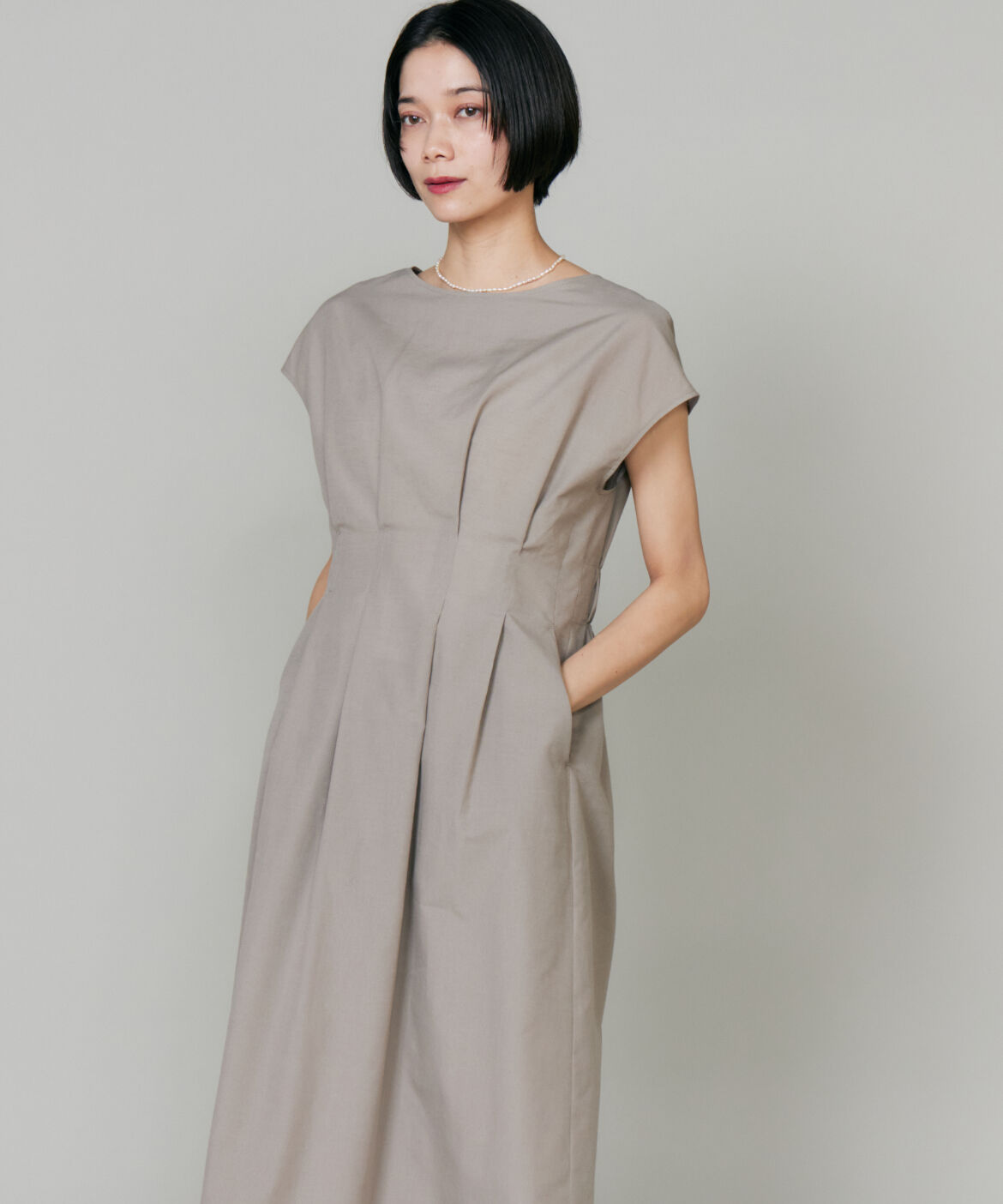 INED「ﾀｯｸﾃﾞｨﾃｨｰﾙﾜﾝﾋﾟｰｽ|上品なｼｱｰ感と立体ﾀｯｸで涼しく」|ワンピース|