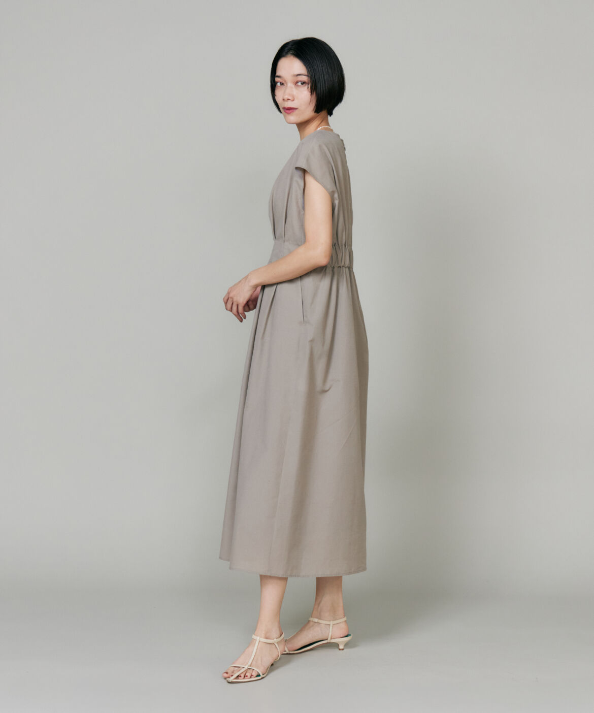INED「ﾀｯｸﾃﾞｨﾃｨｰﾙﾜﾝﾋﾟｰｽ|上品なｼｱｰ感と立体ﾀｯｸで涼しく」|ワンピース|