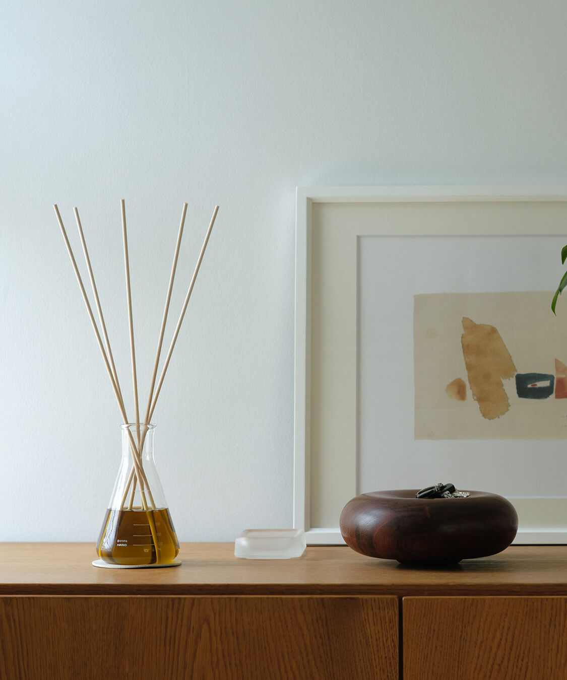 アットアロマ「stick diffuser HARIO flask D16 アイボリーset」|アロマ・ルームフレグランス|
