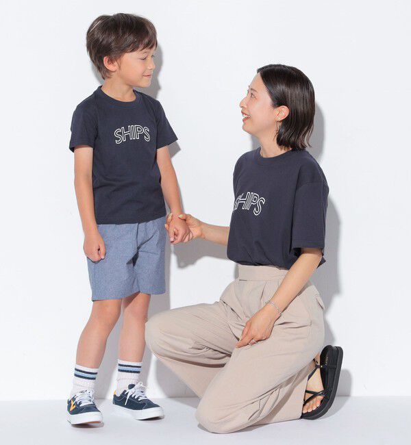SHIPS KIDS「【WEB限定】SHIPS KIDS:100～160cm / 〈家族おそろい〉SHIPS ラウンド プリント ロゴ  Tシャツ」|Tシャツ・カットソー|