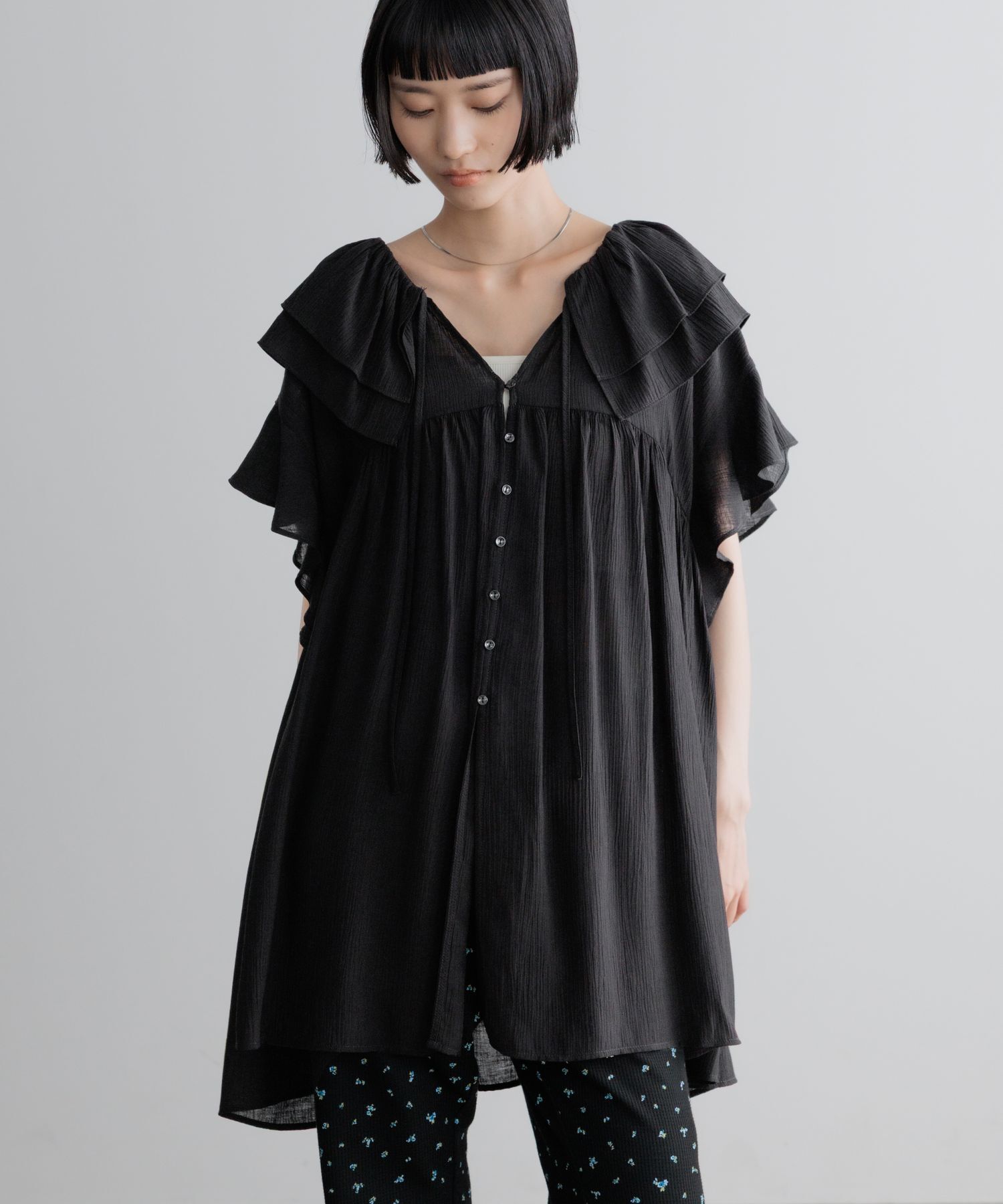 LOWRYS FARM「ヨウシュウフリルチュニックブラウスＳＳ」|シャツ・ブラウス|BLK