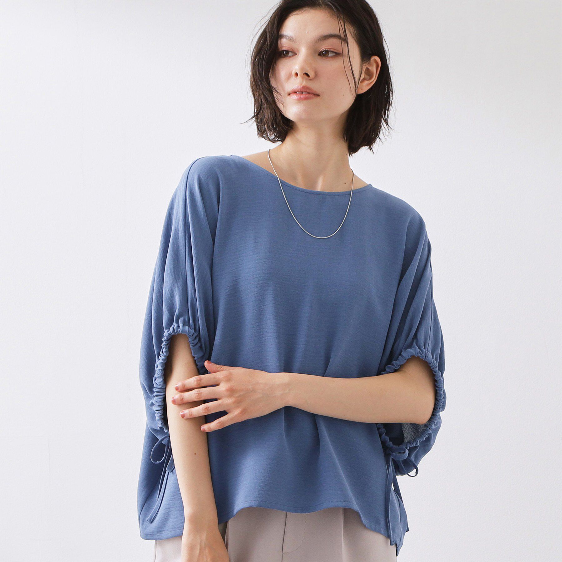 THE SHOP TK「【ひんやり/防しわ/UV/吸水速乾】袖ドロストドルマントップス」|シャツ・ブラウス|ブルー(092)