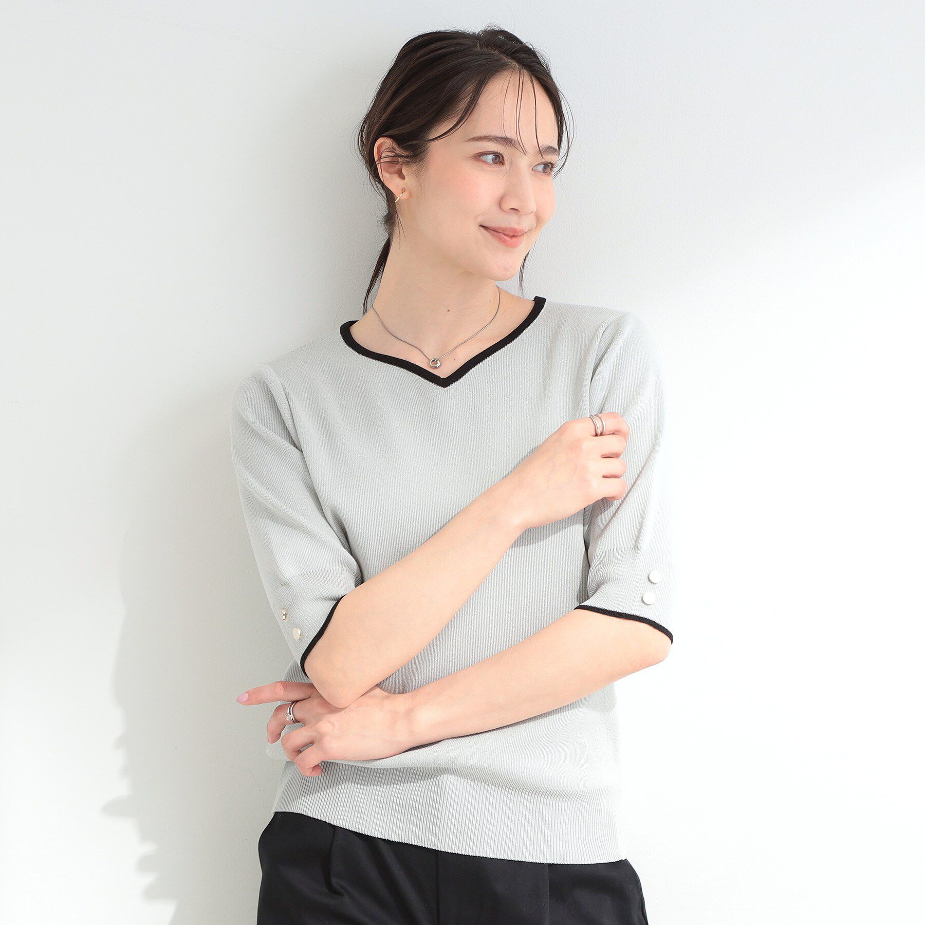 SHOO･LA･RUE「【洗濯機可/UV/5分袖】ハートネックでお顔周りすっきり バイカラーニット」|ニット・セーター|