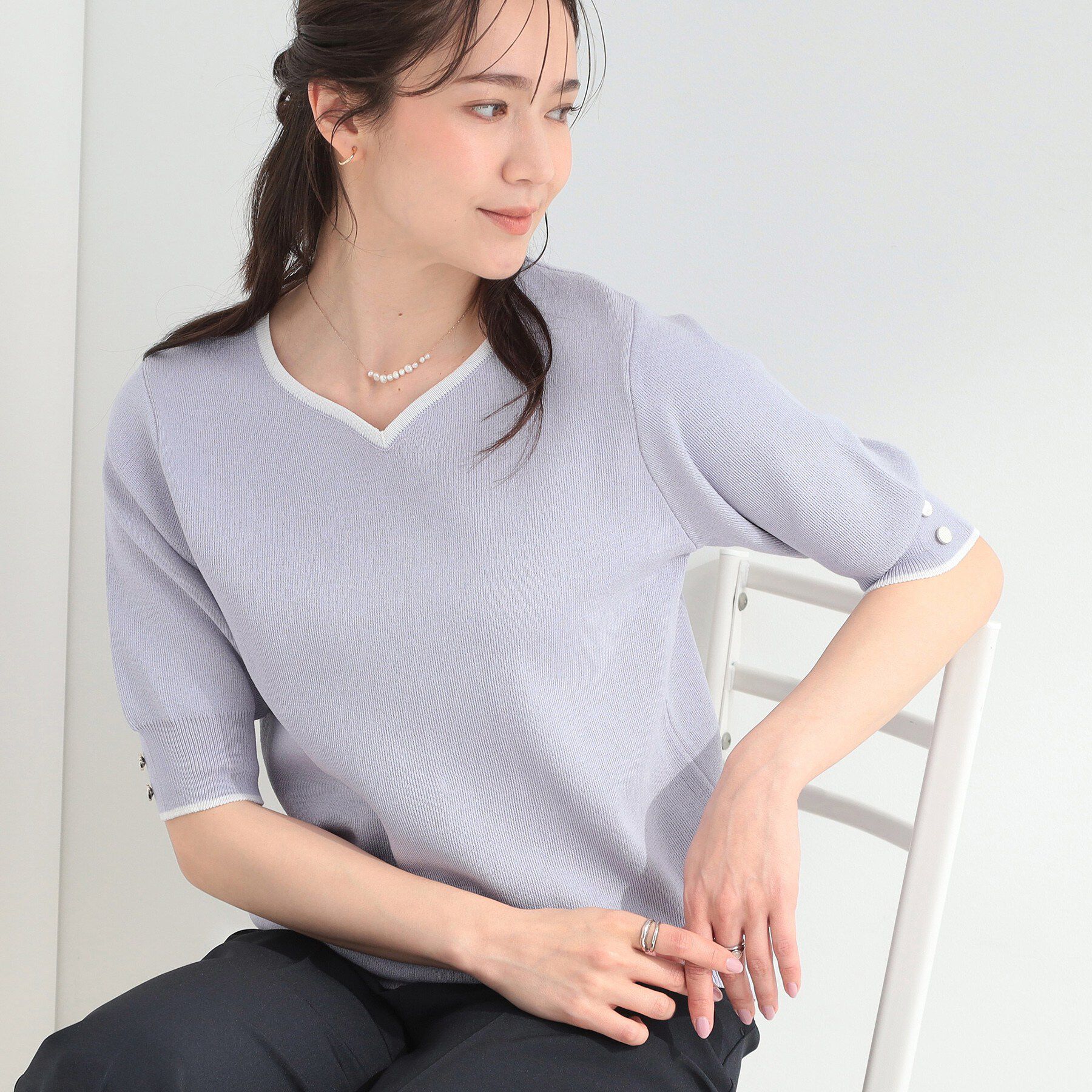 SHOO･LA･RUE「【洗濯機可/UV/5分袖】ハートネックでお顔周りすっきり バイカラーニット」|ニット・セーター|ラベンダー(080)